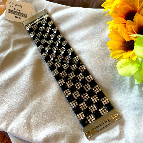 Checkered rhinestone latch cuff - Picture 3 of 3